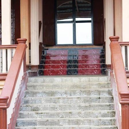 Jennabwa Lodge And Restaurant Freetown Exterior foto